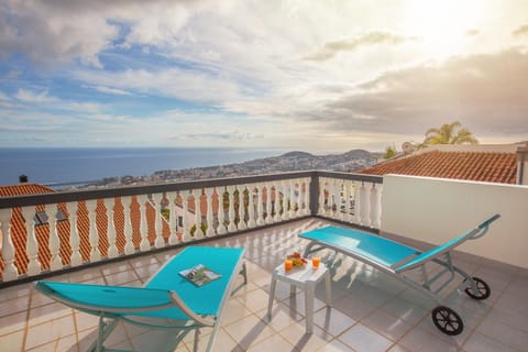 Balcony/Terrace, City view, Mountain view, Sea view, Street view