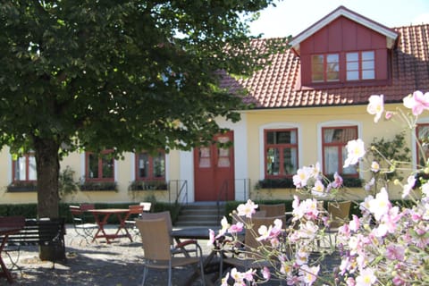 Patio, Day