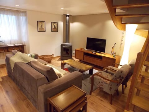 Communal lounge/ TV room, TV and multimedia, Living room, Lounge or bar, Seating area