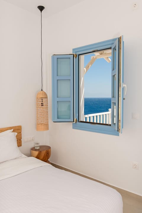 Bed, Bedroom, Sea view