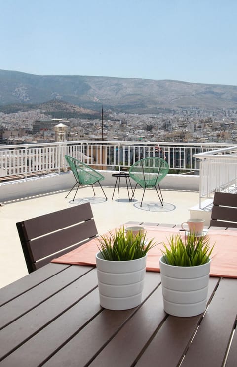 Balcony/Terrace, Seating area, City view, Landmark view, Mountain view