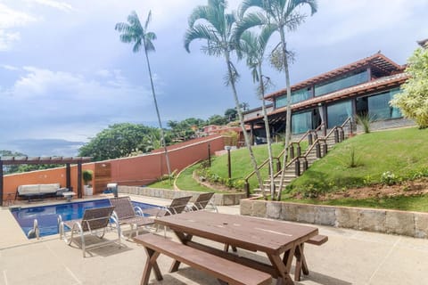 Mansão Frente à Praia da Ferradura com Sete Suítes House in Armacao dos Buzios