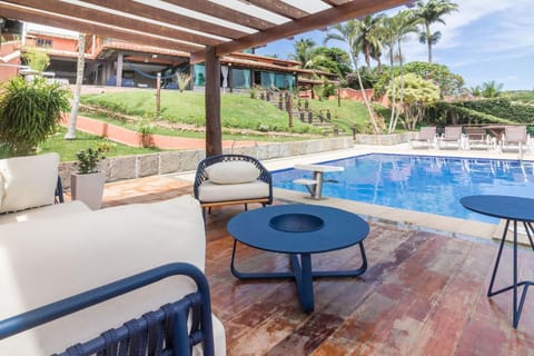 Mansão Frente à Praia da Ferradura com Sete Suítes House in Armacao dos Buzios