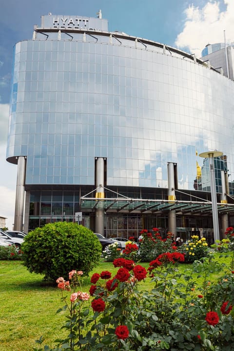 Property building, Facade/entrance