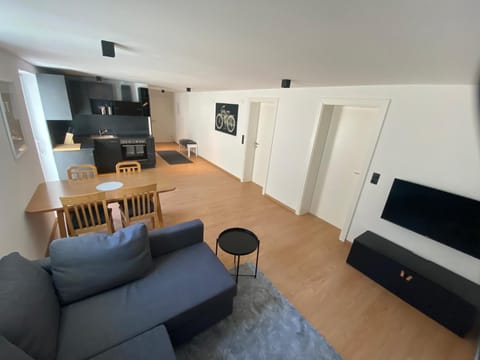 TV and multimedia, Kitchen or kitchenette, Living room, Seating area, Dining area, Evening entertainment