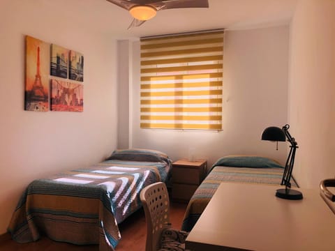 Apartamento en Universidad y cerca de la playa Apartment in Valencia