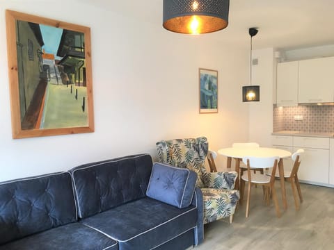 Living room, Photo of the whole room, Seating area