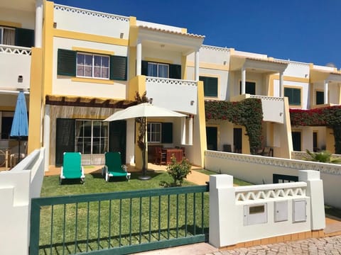 Property building, Facade/entrance, Off site