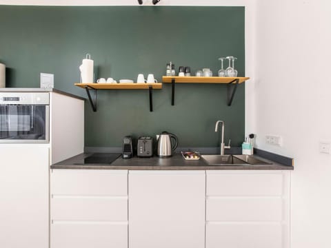 Coffee/tea facilities, Kitchen or kitchenette