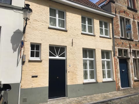 Hamiltonhouse House in Bruges