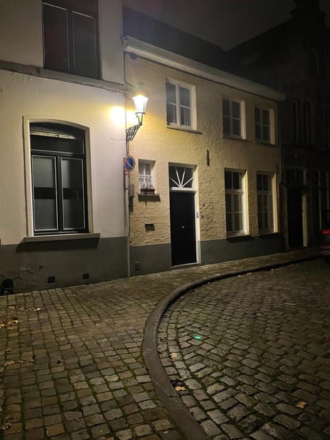 Hamiltonhouse House in Bruges