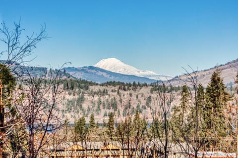 Clearwater Spring House in Hood River