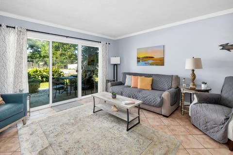 Ocean Walk P-13 House in Mallory Park