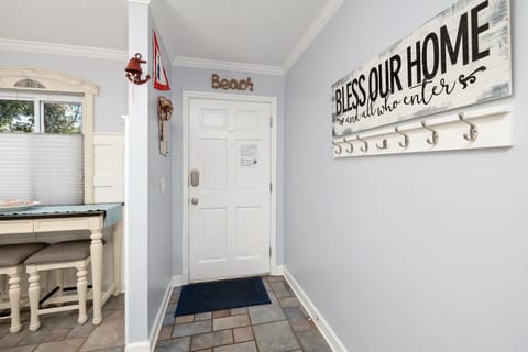 Ocean Walk B-6 House in Mallory Park