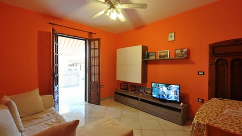 Communal lounge/ TV room, Living room