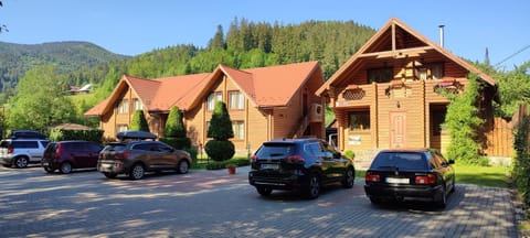 Property building, Natural landscape, Mountain view, Parking