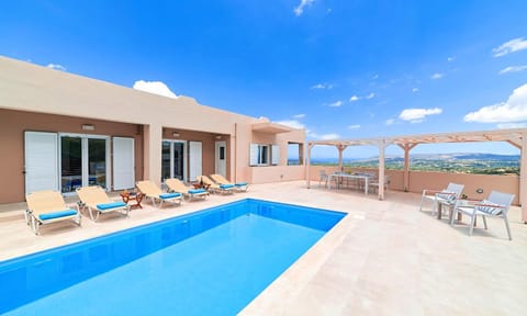 Patio, Balcony/Terrace, Swimming pool, sunbed