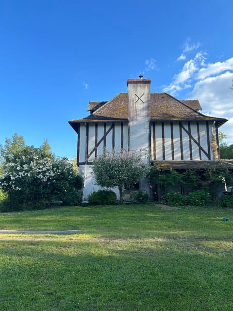 Les Mesangeres Bed and Breakfast in Chaumont-sur-Tharonne