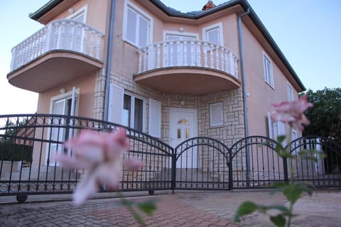 Apartments Pavlakovic Apartment in Biograd na Moru