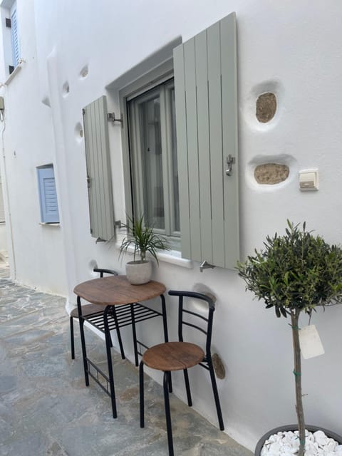 Aegean White Home Apartment in Naxos