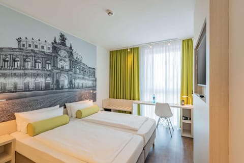 Photo of the whole room, On site