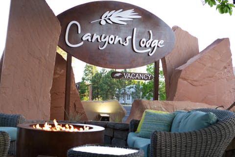 Facade/entrance, Logo/Certificate/Sign