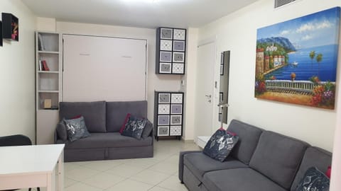 Cocooning Apartment in Menton