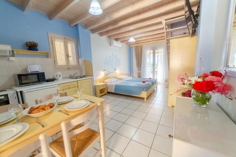 TV and multimedia, Dining area