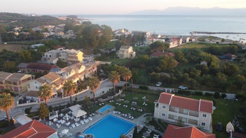Property building, Pool view, Sea view, Sunrise