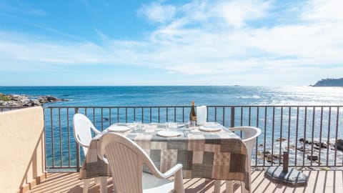 View (from property/room), Balcony/Terrace, Sea view