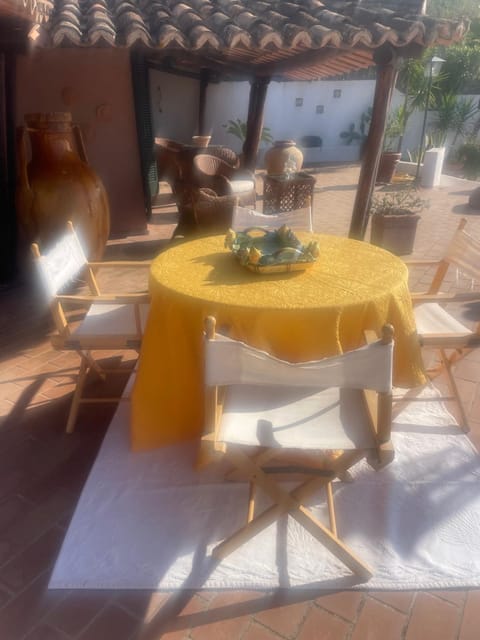 Property building, Breakfast