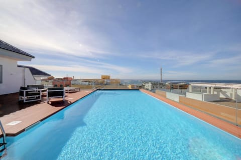 Swimming pool, Swimming pool