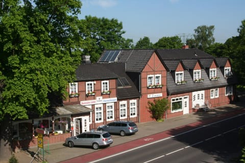 Facade/entrance, Bird's eye view
