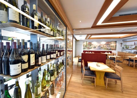 Food and drinks, Drinks, Alcoholic drinks