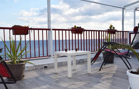 Day, Winter, Balcony/Terrace, Beach, On site, Sea view, Family