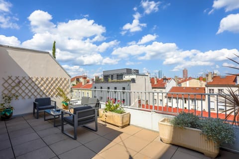 Balcony/Terrace, City view