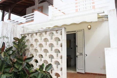 Facade/entrance, Bird's eye view