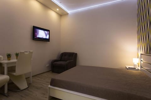 Bed, TV and multimedia, Photo of the whole room
