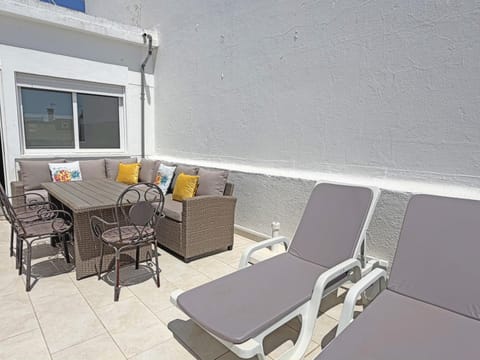 Day, View (from property/room), Balcony/Terrace, Dining area