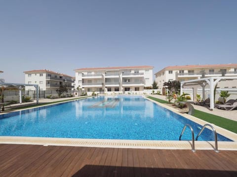 Property building, Swimming pool, Swimming pool