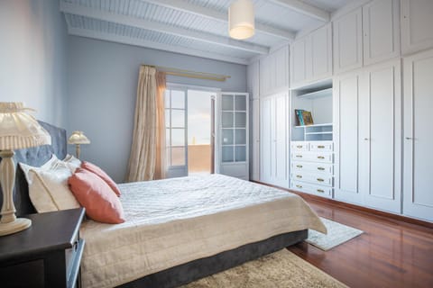 Photo of the whole room, Decorative detail, Bedroom