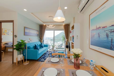 Living room, Seating area, Dining area, Sea view