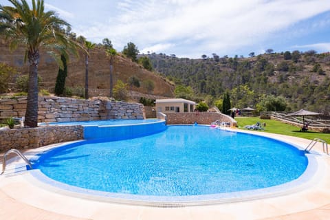 Property building, Garden, Solarium, Pool view, Swimming pool