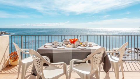 View (from property/room), Balcony/Terrace, Sea view