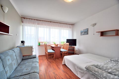 TV and multimedia, Photo of the whole room