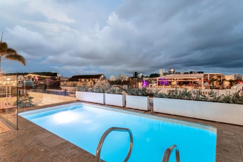 Property building, Pool view, Swimming pool, Swimming pool, sunbed