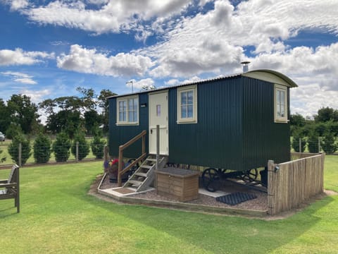 The Hawthorn Shepherds Hut House in Scotland