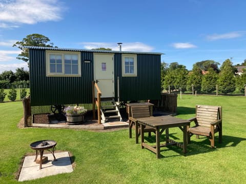 The Hawthorn Shepherds Hut House in Scotland