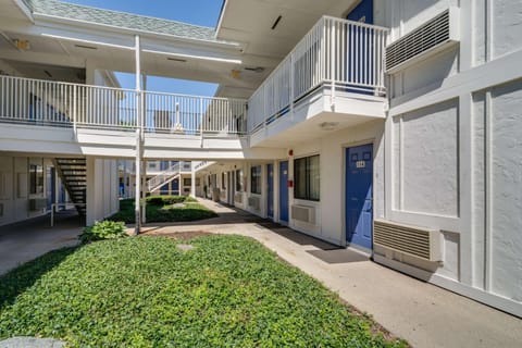 Property building, Day, On site, Area and facilities, Time of day