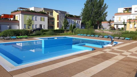 Property building, Summer, Swimming pool